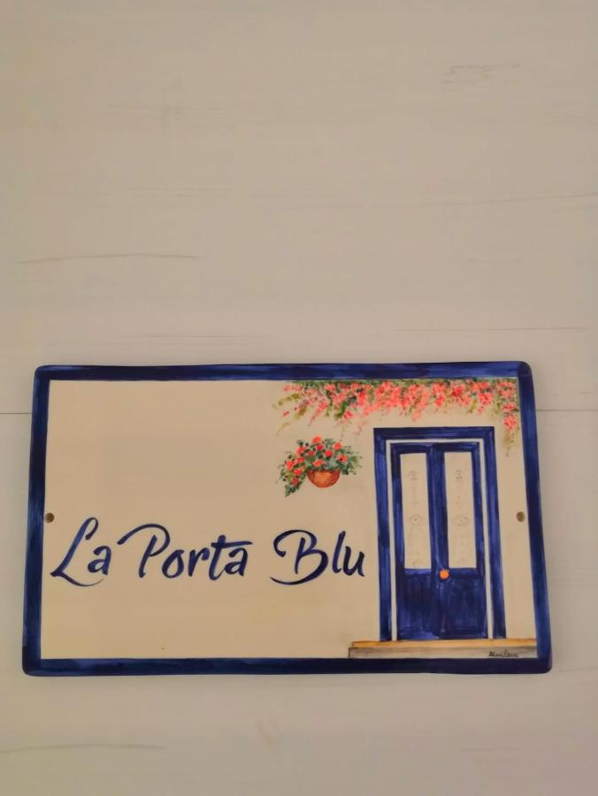 Вилла La Porta Blu Теулада Экстерьер фото